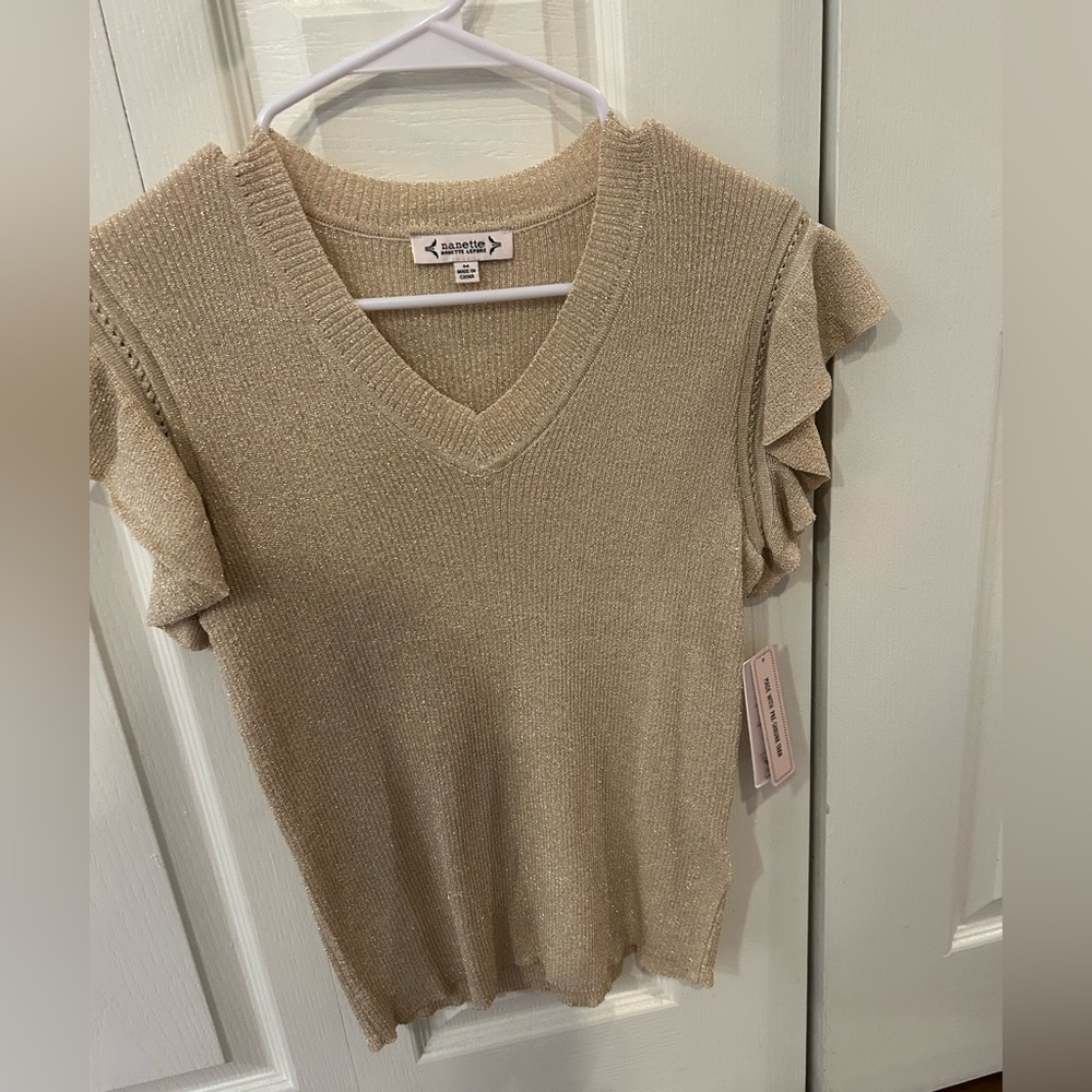 Nanette by Nanette Lenore gold ruffle sleeve blouse! 🤩